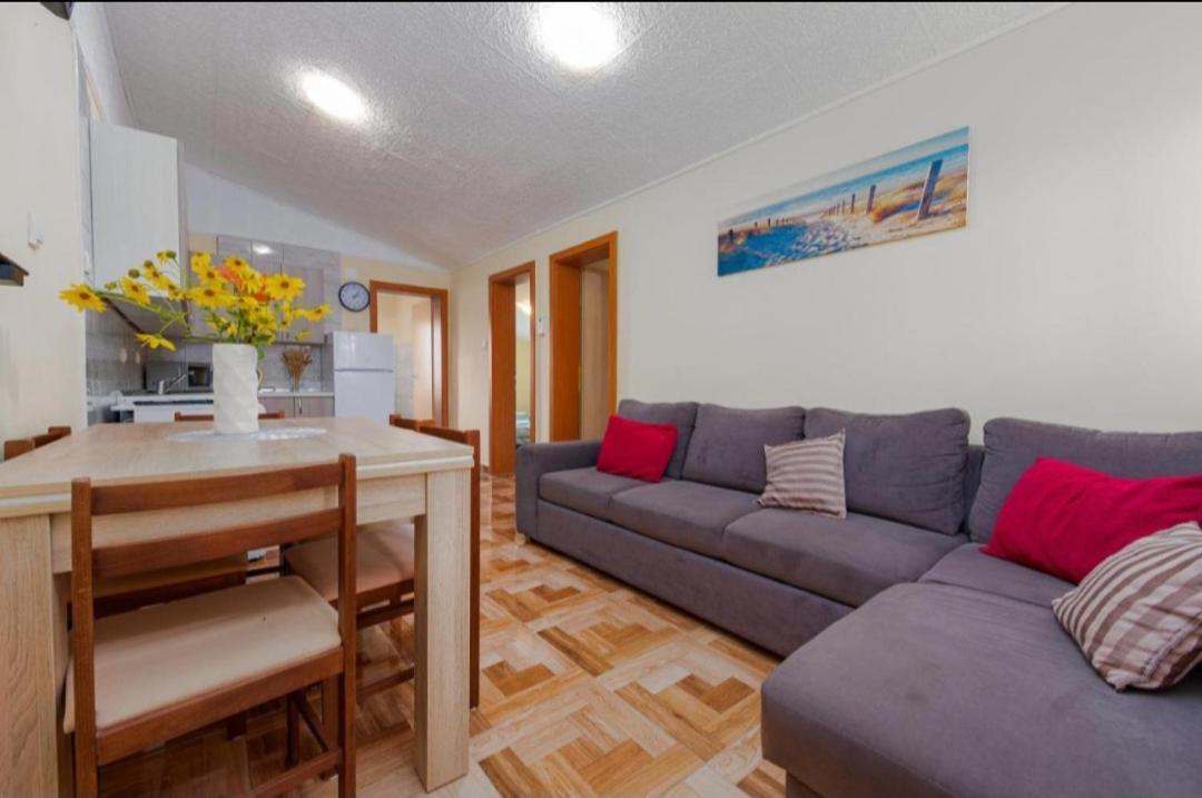 Apartman Zlata Vir Exterior photo